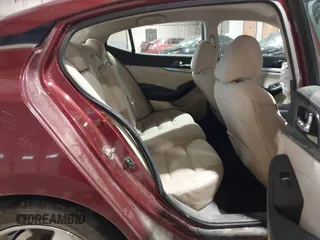 2016 Nissan Maxima SV z VIN 1N4AA6AP8GC431166, wystawiony jako IAAI lot #41973524 z przebiegiem 119 093 mil mil oraz . Historia ofert i sprzedaży dostępna na DreamBid. Obrazek 8.