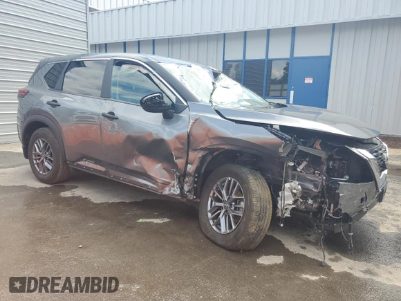 2023 Nissan Rogue S with VIN 5N1BT3AB5PC910183, listed as a Copart auction lot 59811945 with 26,281 mi miles and Clean title. Bid and sale history available at DreamBid. Image 4.