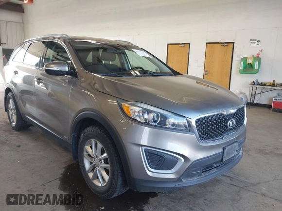 2016 Kia Sorento LX with VIN 5XYPGDA33GG047263, listed as a IAAI auction lot 41772680 with 146,683 mi miles. Bid and sale history available at carsss.com. Image 1.