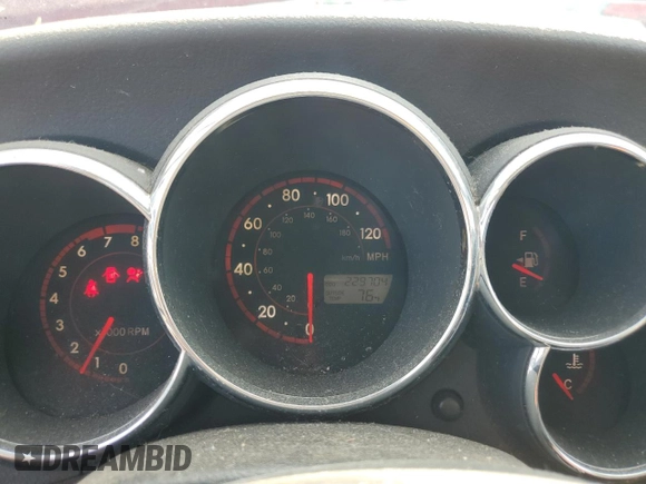 2005 Pontiac Vibe with VIN 5Y2SL63845Z470460, listed as a Copart auction lot 71541524 with 229,704 mi miles and Clean Title. Bid and sale history available at carsss.com. Image 9.