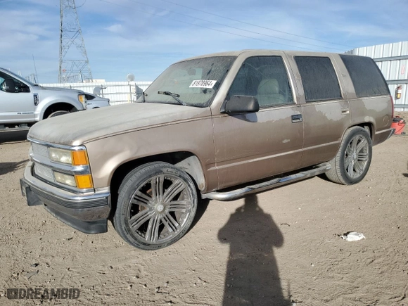 1996 Chevrolet Tahoe Limited with VIN 1GNEC13R9TJ379583, listed as a Copart auction lot 81978964 with 308,812 mi miles and Salvage Title. Bid and sale history available at carsss.com. Image 1.