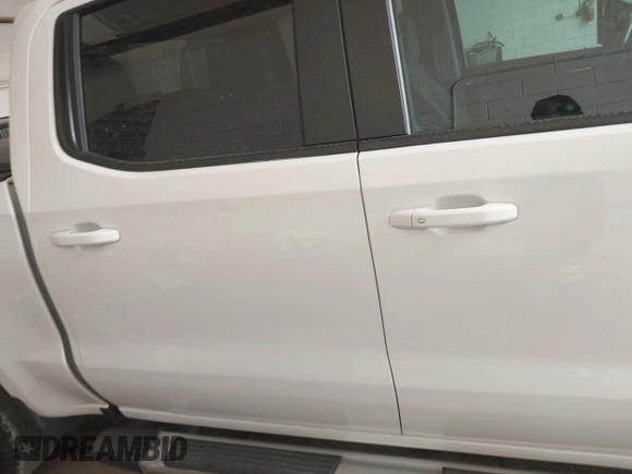 2021 Chevrolet Silverado 1500 LT z VIN 3GCUYDEDXMG439687, wystawiony jako IAAI lot #42561881 z przebiegiem 100 793 mil mil oraz . Historia ofert i sprzedaży dostępna na DreamBid. Obrazek 13.