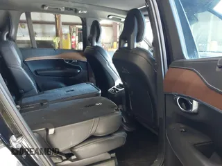 2017 Volvo XC90 Inscription with VIN YV4A22PL3H1164551, listed as a IAAI auction lot 41670475 with 101,391 mi miles. Bid and sale history available at carsss.com. Image 8.