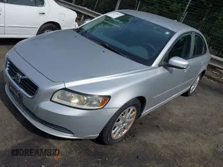 2008 Volvo S40 2.4L с VIN YV1MS382X82376038, выставлен на аукционе IAAI как лот 42236014 с пробегом 139 962 миль миль и . История ставок и продаж доступна на DreamBid. Изображение 2.