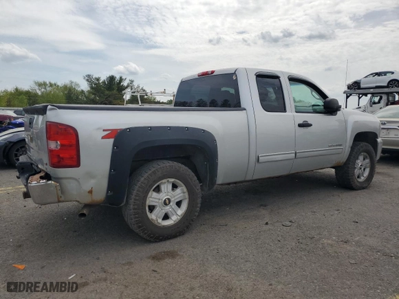 2011 Chevrolet Silverado 1500 LT with VIN 1GCRKSE33BZ125184, listed as a Copart auction lot 54854925 with 201,029 mi miles and Clean Title. Bid and sale history available at carsss.com. Image 3.