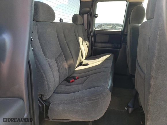 2004 Chevrolet Silverado 1500 LS with VIN 1GCEK19V64E262635, listed as a Copart auction lot 89267835 with 253,402 mi miles and Salvage Title. Bid and sale history available at carsss.com. Image 10.