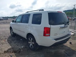2013 Honda Pilot Touring z VIN 5FNYF4H99DB017351, wystawiony jako IAAI lot #42355167 z przebiegiem 122 191 mil mil oraz . Historia ofert i sprzedaży dostępna na DreamBid. Obrazek 3.