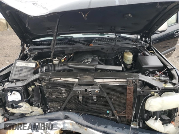 2002 Chevrolet Suburban LT with VIN 3GNGK26U62G171646, listed as a Copart auction lot 43416375 with 233,392 mi miles and Salvage Title. Bid and sale history available at carsss.com. Image 14.