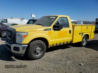 2014 Ford F-250 XL z VIN 1FDBF2A62EEB08843, wystawiony jako Copart lot #72649324 z przebiegiem 136 435 mil mil oraz Czysty tytuł • Clean title. Historia ofert i sprzedaży dostępna na DreamBid. Obrazek 1.