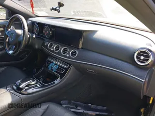 2017 Mercedes-Benz E 300 Luxury с VIN WDDZF4KB3HA203925, выставлен на аукционе IAAI как лот 42537540 с пробегом 31 256 миль миль и . История ставок и продаж доступна на DreamBid. Изображение 5.