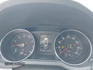 2018 Volkswagen Passat S z VIN 1VWAA7A32JC022159, wystawiony jako IAAI lot #41988875 z przebiegiem 121 598 mil mil oraz . Historia ofert i sprzedaży dostępna na DreamBid. Obrazek 7.