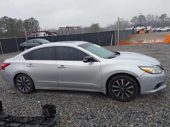 2017 Nissan Altima S z VIN 1N4AL3AP1HC115795, wystawiony jako IAAI lot #41523816 z przebiegiem 209 912 mil mil oraz . Historia ofert i sprzedaży dostępna na DreamBid. Obrazek 14.