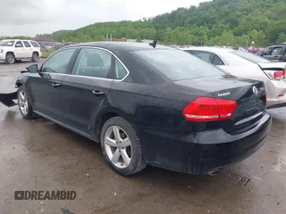 2012 Volkswagen Passat SE z VIN 1VWBP7A30CC101769, wystawiony jako IAAI lot #42281010 z przebiegiem 161 003 mil mil oraz . Historia ofert i sprzedaży dostępna na DreamBid. Obrazek 3.