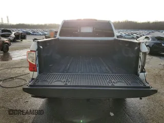 2017 Nissan Titan SV z VIN 1N6AA1E53HN537209, wystawiony jako Copart lot #82431934 z przebiegiem 119 148 mil mil oraz Szkoda całkowita • Salvage title. Historia ofert i sprzedaży dostępna na DreamBid. Obrazek 6.