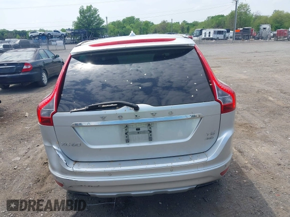 2016 Volvo XC60 T5 Premier with VIN YV4612RK0G2842422, listed as a IAAI auction lot 42123143 with 165,081 mi miles. Bid and sale history available at carsss.com. Image 16.
