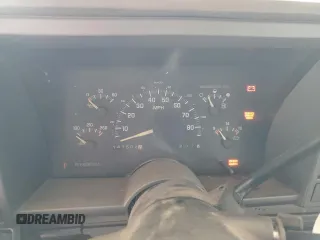 1993 Chevrolet Suburban z VIN 1GNGK26K8PJ352462, wystawiony jako Copart lot #76616364 z przebiegiem 147 505 mil mil oraz Czysty tytuł • Clean title. Historia ofert i sprzedaży dostępna na DreamBid. Obrazek 9.