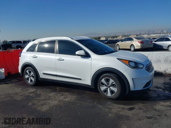 2017 Kia Niro LX with VIN KNDCB3LC6H5044078, listed as a IAAI auction lot 41466190 with 194,146 mi miles. Bid and sale history available at carsss.com. Image 17.