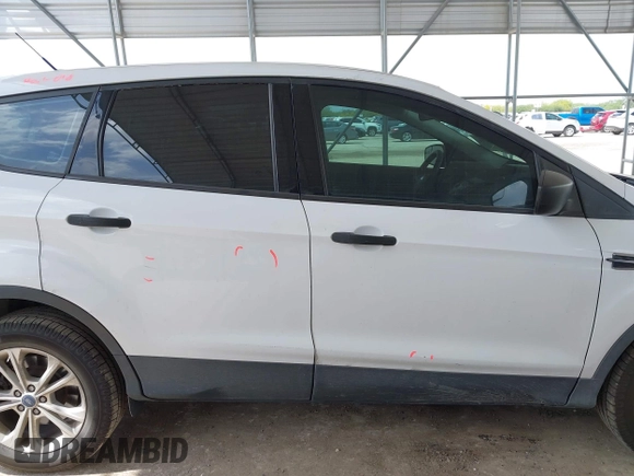 2018 Ford Escape S с VIN 1FMCU0F79JUA22719, выставлен на аукционе IAAI как лот 42053196 с пробегом 108 829 миль миль и . История ставок и продаж доступна на DreamBid. Изображение 13.