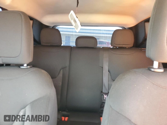 2015 Jeep Renegade Latitude z VIN ZACCJBBT0FPB68533, wystawiony jako Copart lot #51343165 z przebiegiem 157 123 mil mil oraz Szkoda całkowita • Salvage title. Historia ofert i sprzedaży dostępna na DreamBid. Obrazek 10.