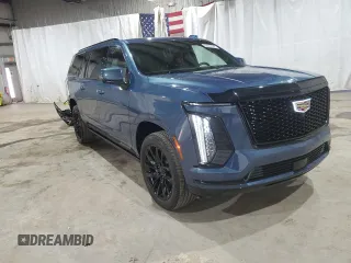 2025 Cadillac Escalade z VIN 1GYS9PRLXSR129201, wystawiony jako Copart lot #59422345 z przebiegiem 775 mil mil oraz Szkoda całkowita • Salvage title. Historia ofert i sprzedaży dostępna na DreamBid. Obrazek 4.