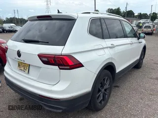 2024 Volkswagen Tiguan SE with VIN 3VV3B7AX5RM106063, listed as a IAAI auction lot 42711627 with 24,533 mi miles and . Bid and sale history available at DreamBid. Image 1.