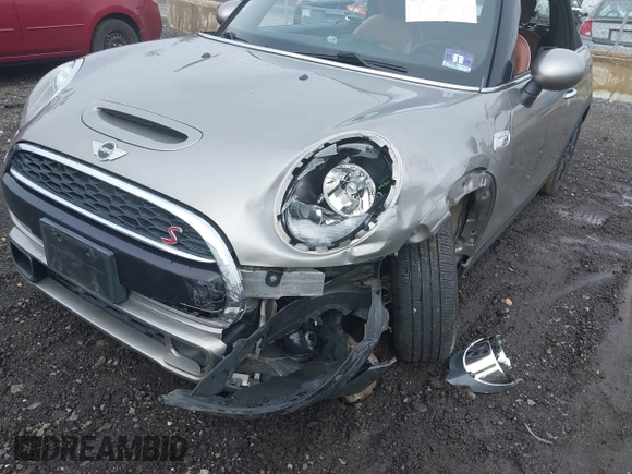 2016 MINI Convertible S z VIN WMWWG9C53G3A91095, wystawiony jako IAAI lot #42283353 z przebiegiem Nie podano mil oraz . Historia ofert i sprzedaży dostępna na DreamBid. Obrazek 6.