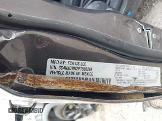 2023 Jeep Compass Latitude z VIN 3C4NJDBN2PT503268, wystawiony jako IAAI lot #42186039 z przebiegiem Nie podano mil oraz . Historia ofert i sprzedaży dostępna na DreamBid. Obrazek 9.