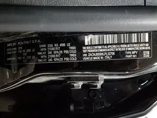 2020 Jeep Renegade Latitude z VIN ZACNJBBB9LPL32706, wystawiony jako Copart lot #57711285 z przebiegiem 41 706 mil mil oraz Szkoda całkowita • Salvage title. Historia ofert i sprzedaży dostępna na DreamBid. Obrazek 13.