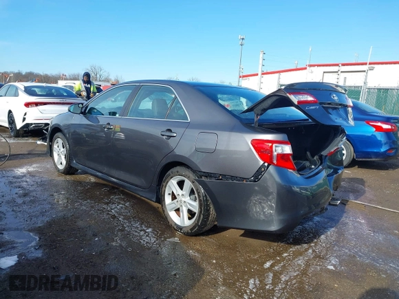 2012 Toyota Camry L with VIN 4T1BF1FK9CU201538, listed as a IAAI auction lot 41843296 with 136,902 mi miles. Bid and sale history available at carsss.com. Image 3.