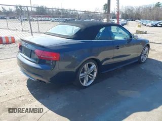 2012 Audi S5 Premium Plus z VIN WAUCGAFH4CN004360, wystawiony jako IAAI lot #41742130 z przebiegiem 106 929 mil mil oraz . Historia ofert i sprzedaży dostępna na DreamBid. Obrazek 4.