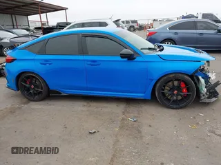 2024 Honda Civic Type R z VIN JHMFL5G44RX002487, wystawiony jako IAAI lot #41053656 z przebiegiem 8 672 mil mil oraz . Historia ofert i sprzedaży dostępna na DreamBid. Obrazek 13.