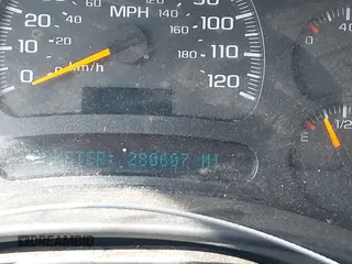2005 Chevrolet Tahoe Z71 with VIN 1GNEC13T45R110181, listed as a IAAI auction lot 42197403 with 280,607 mi miles and . Bid and sale history available at DreamBid. Image 7.