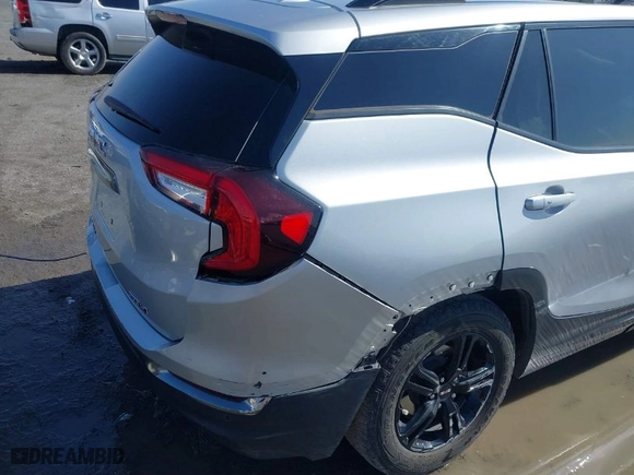 2022 GMC Terrain AT4 with VIN 3GKALYEV6NL182073, listed as a IAAI auction lot 41580354 with 57,273 mi miles. Bid and sale history available at carsss.com. Image 6.
