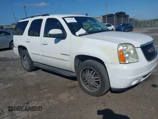 2007 GMC Yukon SLE z VIN 1GKFK13067J281672, wystawiony jako IAAI lot #42291253 z przebiegiem 263 432 mil mil oraz . Historia ofert i sprzedaży dostępna na DreamBid. Obrazek 1.