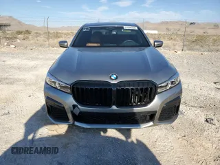 2022 BMW 7 Series 740i with VIN WBA7T2C01NCK85520, listed as a Copart auction lot 63442793 with 8,472 mi miles. Bid and sale history available at carsss.com. Image 5.