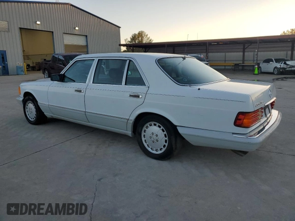 1989 Mercedes-Benz 560 with VIN WDBCA39E7KA453389, listed as a Copart auction lot 45884155 with 231,828 mi miles and Clean Title. Bid and sale history available at DreamBid. Image 2.