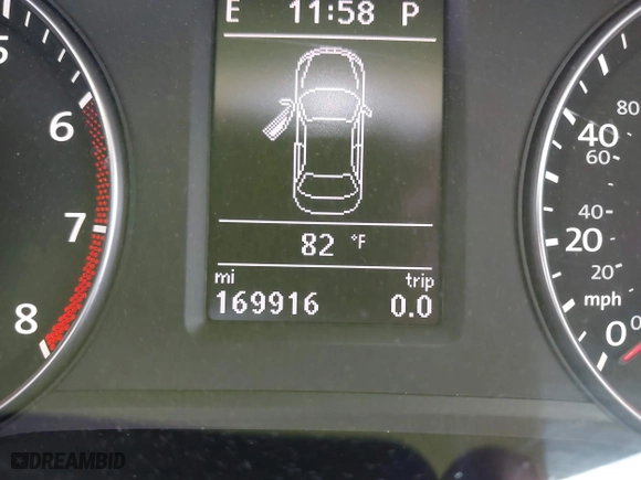 2013 Volkswagen Passat SE w/Sunroof with VIN 1VWBH7A36DC020984, listed as a IAAI auction lot 41883902 with 169,916 mi miles. Bid and sale history available at carsss.com. Image 15.