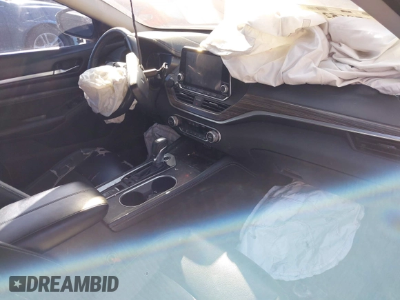2019 Nissan Altima SL with VIN 1N4BL4EV3KC230490, listed as a IAAI auction lot 41786522 with 113,320 mi miles and . Bid and sale history available at DreamBid. Image 5.