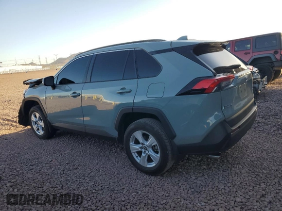2021 Toyota RAV4 XLE with VIN 2T3W1RFV1MW165118, listed as a Copart auction lot 47613725 with 71,270 mi miles and Salvage Title. Bid and sale history available at carsss.com. Image 2.