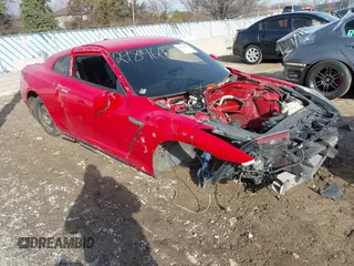 2010 Nissan GT-R Premium z VIN JN1AR5EF8AM231049, wystawiony jako IAAI lot #41834675 z przebiegiem Nie podano mil oraz . Historia ofert i sprzedaży dostępna na DreamBid. Obrazek 1.