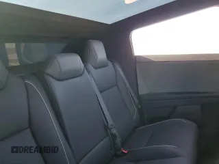2024 Tesla Cybertruck Cyberbeast z VIN 7G2CEHEE8RA037002, wystawiony jako Copart lot #41739945 z przebiegiem Nie podano mil oraz Szkoda całkowita • Salvage title. Historia ofert i sprzedaży dostępna na DreamBid. Obrazek 11.