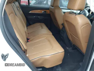 2012 Lincoln MKX z VIN 2LMDJ8JK2CBL09145, wystawiony jako IAAI lot #42309315 z przebiegiem 140 219 mil mil oraz . Historia ofert i sprzedaży dostępna na DreamBid. Obrazek 8.