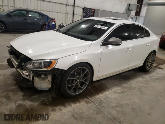 2015 Volvo S60 T6 R-Design Platinum with VIN YV1902TS3F1335329, listed as a Copart auction lot 81512184 with 103,129 mi miles and Salvage Title. Bid and sale history available at carsss.com. Image 1.