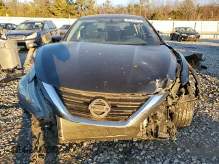 2018 Nissan Altima 2.5 SR with VIN 1N4AL3AP2JC101877, listed as a Copart auction lot 42719175 with 89,567 mi miles and Salvage Title. Bid and sale history available at carsss.com. Image 5.