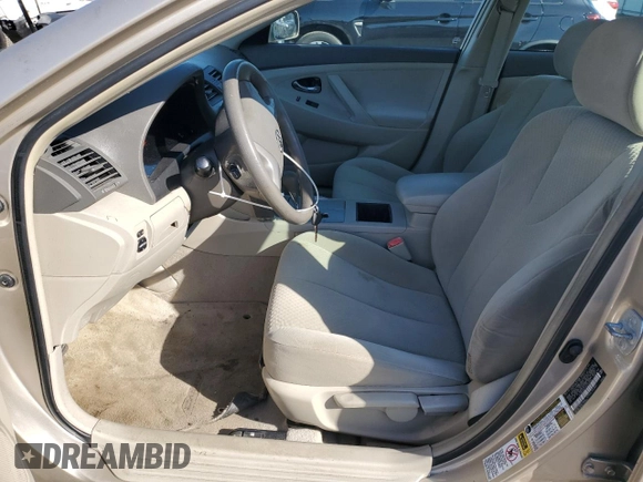 2008 Toyota Camry LE z VIN 4T1BE46K48U232059, wystawiony jako Copart lot #53302165 z przebiegiem 106 705 mil mil oraz Szkoda całkowita • Salvage title. Historia ofert i sprzedaży dostępna na DreamBid. Obrazek 7.