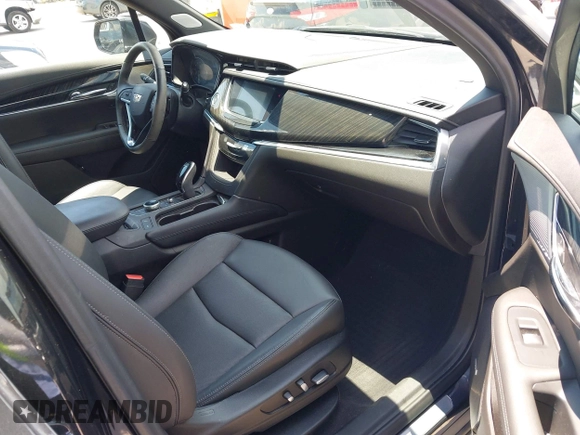 2020 Cadillac XT6 FWD Premium Luxury with VIN 1GYKPCRS0LZ220243, listed as a IAAI auction lot 42567404 with 45,643 mi miles and . Bid and sale history available at DreamBid. Image 5.