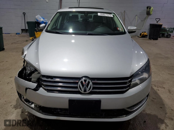 2013 Volkswagen Passat SE w/Sunroof with VIN 1VWBP7A38DC010542, listed as a Copart auction lot 46827375 with 82,160 mi miles and Salvage Title. Bid and sale history available at carsss.com. Image 5.