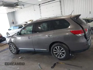 2014 Nissan Pathfinder SV with VIN 5N1AR2MM8EC677978, listed as a IAAI auction lot 42226299 with 159,939 mi miles and . Bid and sale history available at DreamBid. Image 14.