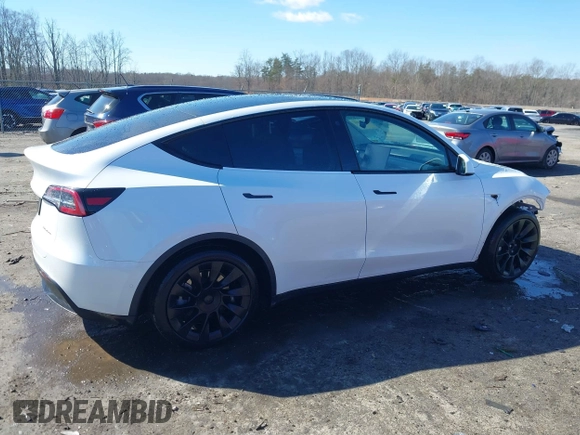 2021 Tesla Model Y Long Range with VIN 5YJYGAEE6MF196610, listed as a IAAI auction lot 41516909 with 30,431 mi miles. Bid and sale history available at carsss.com. Image 14.