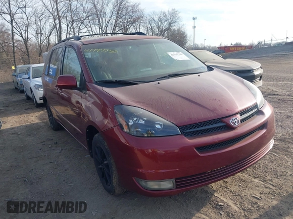 2005 Toyota Sienna XLE with VIN 5TDZA22C05S248499, listed as a IAAI auction lot 41797750 with 266,521 mi miles. Bid and sale history available at carsss.com. Image 1.